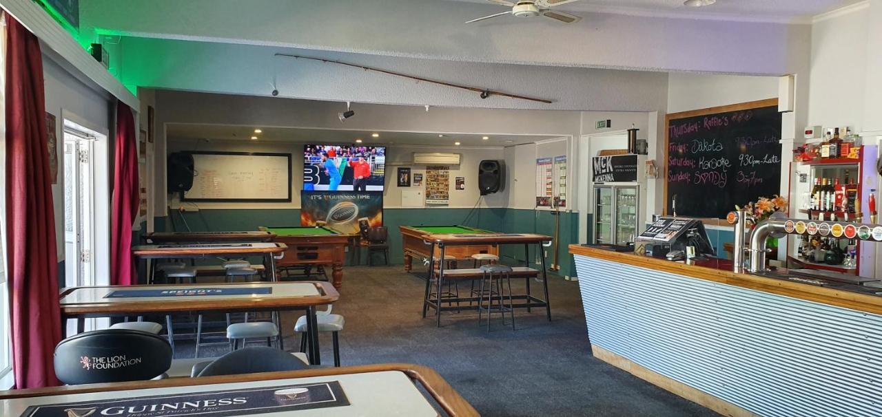 Hotel Motueka Backpackers, Loud Live Music Friday Saturday Nights Bagian luar foto