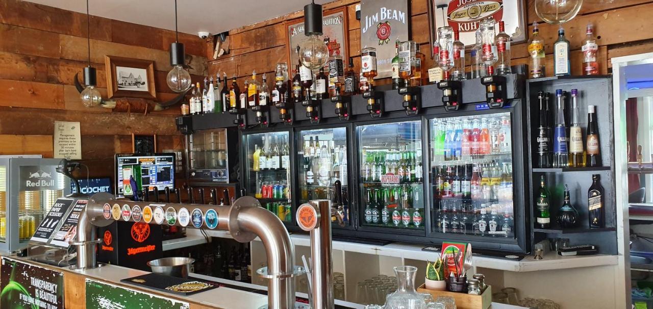 Hotel Motueka Backpackers, Loud Live Music Friday Saturday Nights Bagian luar foto